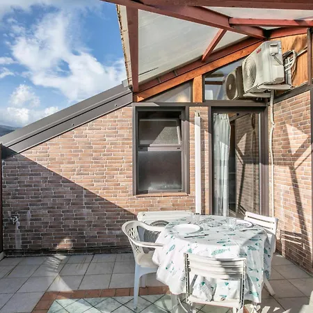 Mansarda Διαμέρισμα Santa Venerina