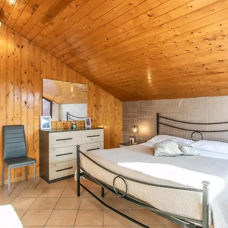 Διαμέρισμα Mansarda Santa Venerina