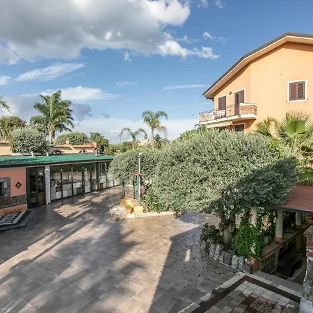 Διαμέρισμα Mansarda Santa Venerina