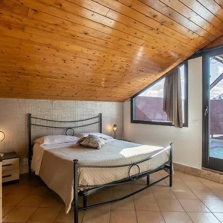 Διαμέρισμα Mansarda Santa Venerina